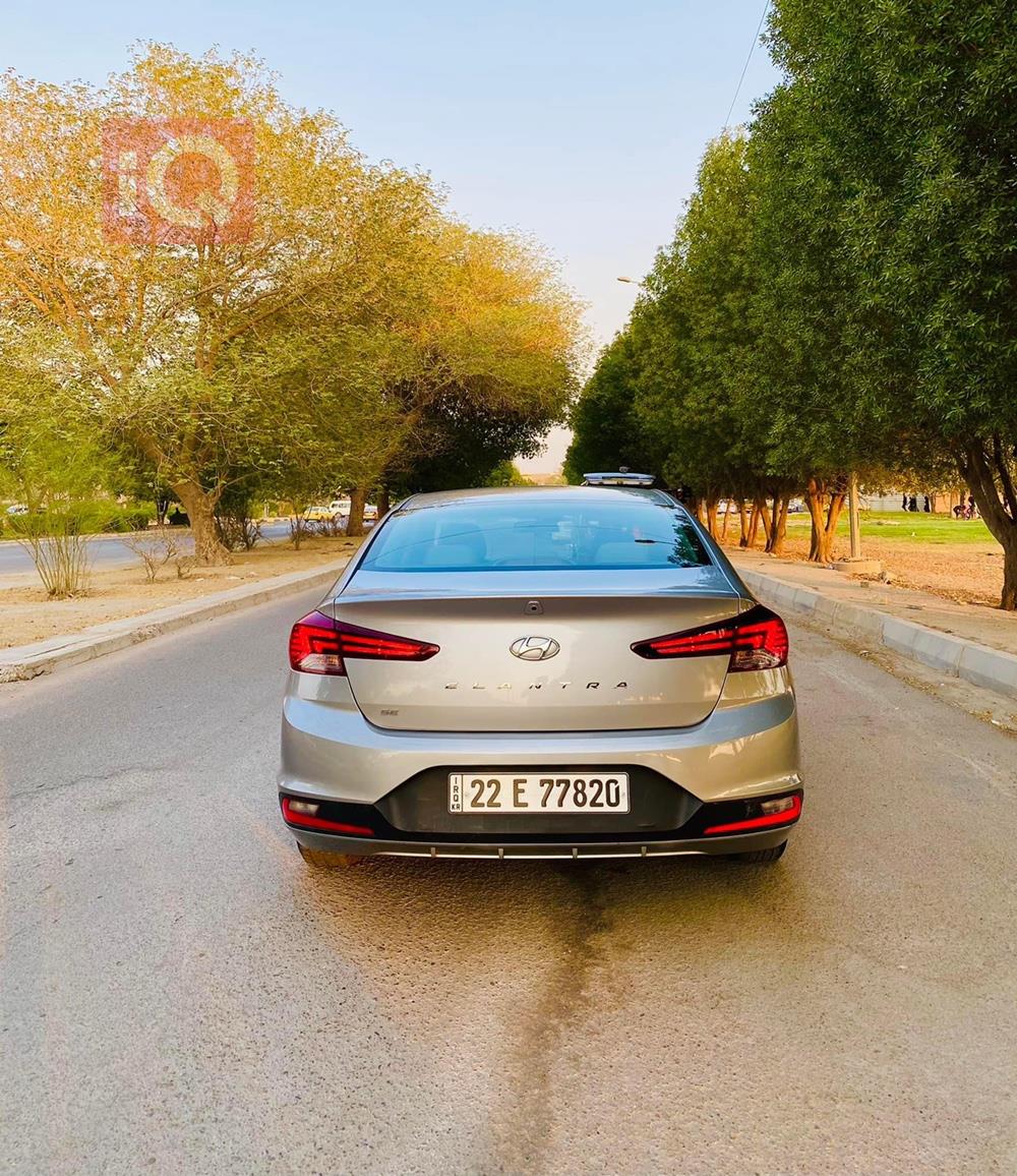 هیوندای ئەلەنترا